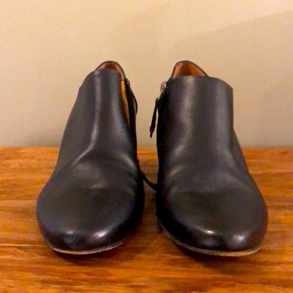 Audley Made In Spain Black Leather Booties Women’s size 8.5